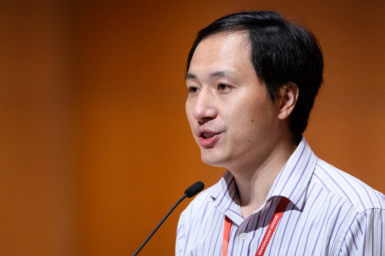 Cientista chinês He Jiankui, geneticista envolvido em polêmica sobre clonagem humana em 2018