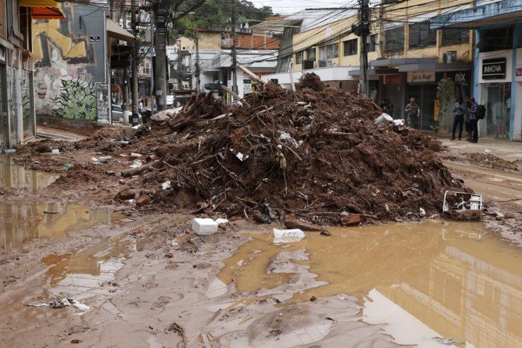 Petrópolis tem 198 mortes e 89 desaparecidos em decorrência da chuva