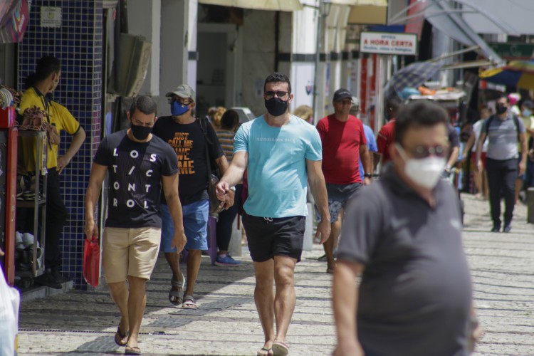 Boletim da Fiocruz informa que Ceará e mais 14 estados têm aumento de casos de Covid-19. Fortaleza está entre as capitais com aumento de casos