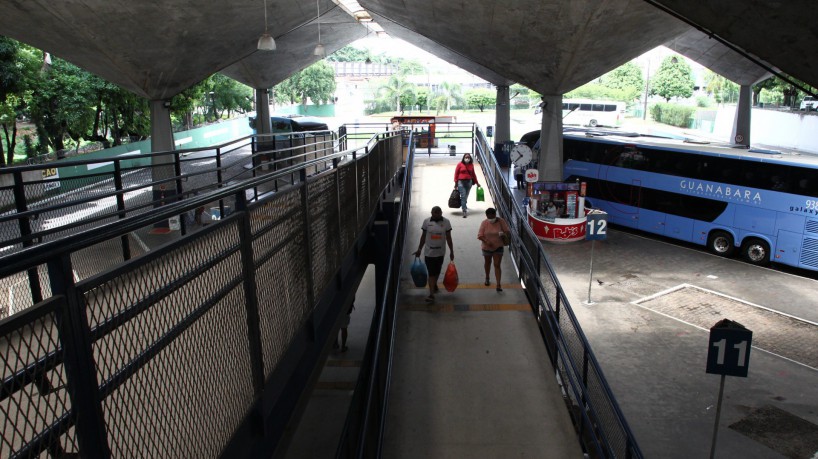 O terminal recebe cerca de 10.000 pessoas por dia