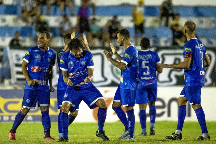 Jogadores do Iguatu comemoram