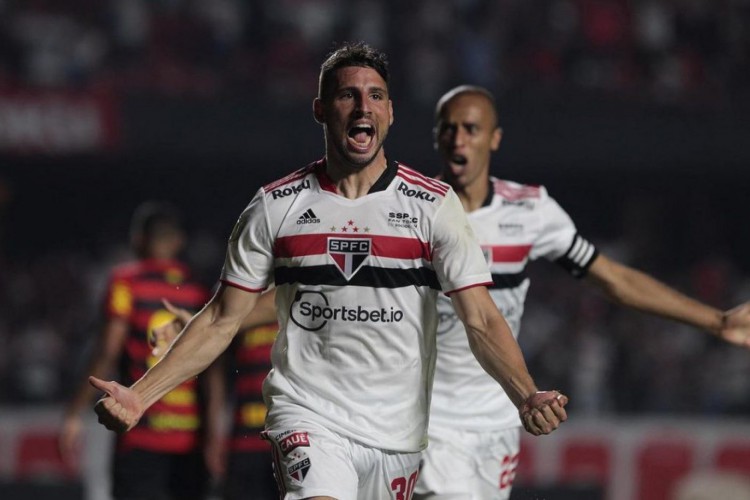 São Paulo joga contra o Água Santa hoje, segunda, 28, pelo Campeonato Paulista 2022; veja onde assistir ao vivo aos jogos do dia e horário. 