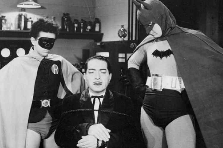 Em 1943, houve a primeira adaptação das histórias de Batman para os cinemas