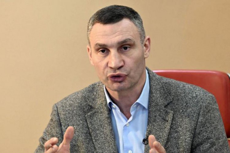 Ex-campeão mundial de boxe e prefeito de Kiev, Vitali Klitschko promete luta para defender Ucrânia dos ataques russos