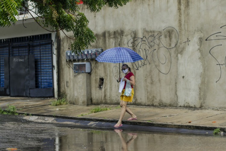 As chuvas no Ceará devem permanecer em todas as macrorregiões neste início de semana. 