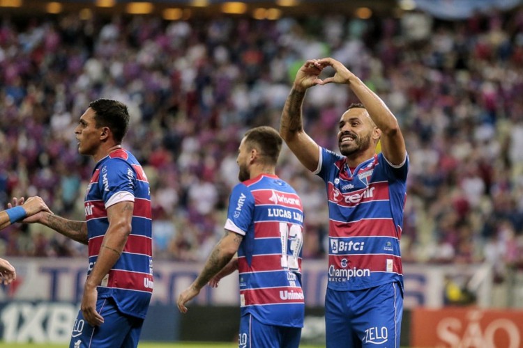 Moisés comemora gol marcado na vitória do Fortaleza diante do Pacajus, pelo Campeonato Cearense. 