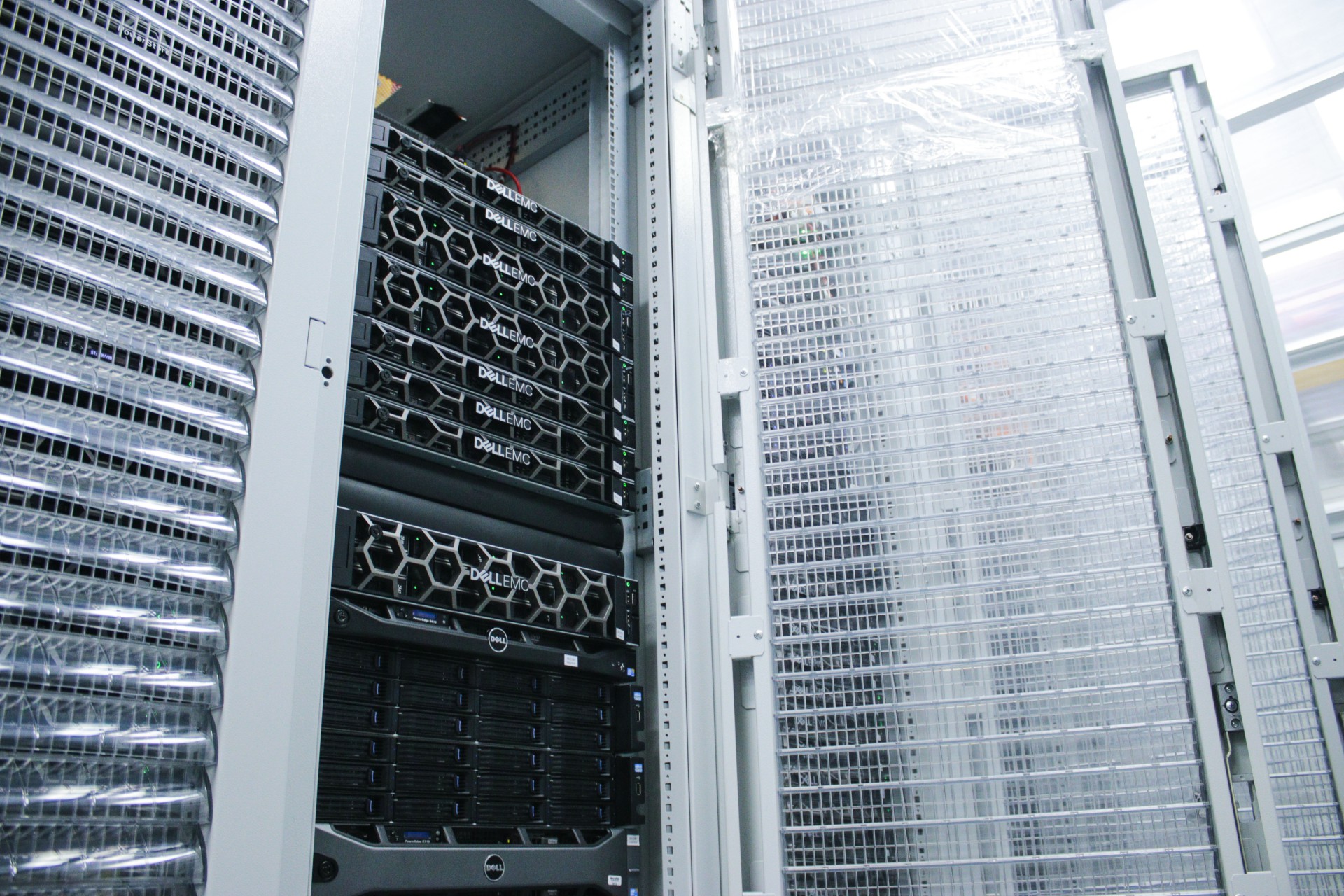 Atualmente, a Hostweb tem três data centers, um em Maracanaú, um em São Paulo e um em Fortaleza, justamente o que obteve a certificação Tier 3  (Foto: FERNANDA BARROS)