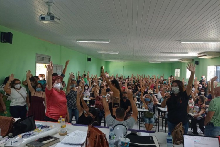 Os professores realizaram assembleia na última semana para discutir as pautas apresentadas