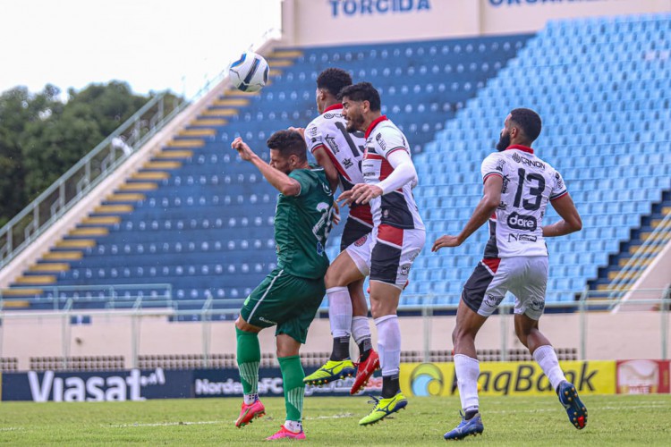 Jogo entre Floresta e Atlético-BA pela Copa do Nordeste