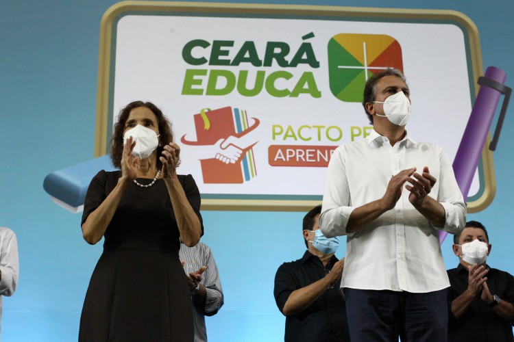 Governo do Ceará anunciou iniciativas para reforçar o trabalho das redes estadual e municipais de ensino. Centro de eventos.  (Fotos: Fabio Lima/O POVO).