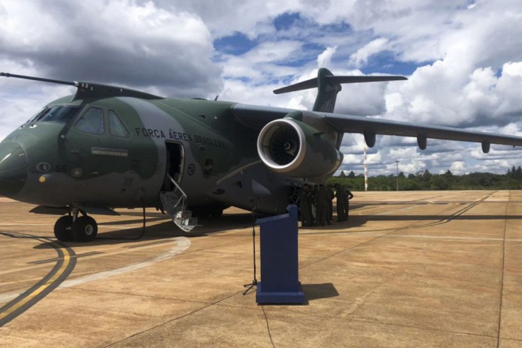 O Governo Federal envia, nesta segunda-feira (7), de Brasília a Varsóvia, na Polônia, uma aeronave da Força Aérea Brasileira para cumprir missão de resgate dos brasileiros que deixaram a Ucrânia - com o apoio da diplomacia brasileira - e de transporte de doação humanitária, por solicitação daquele país.