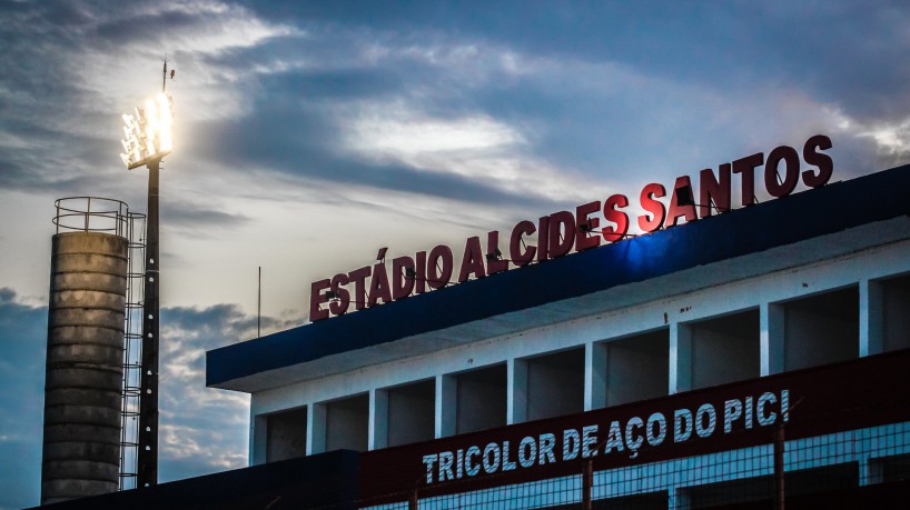 Escudo do Fortaleza Esporte Clube no Centro de Excelência Alcides Santos