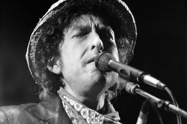 Bob Dylan lança novo livro neste ano