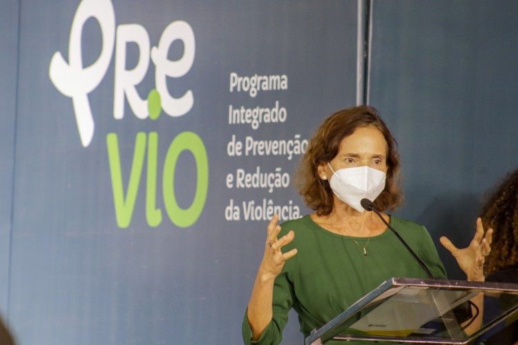 ￼VICE-GOVERNADORA ,Izolda Cela, participou do lançamento do programa