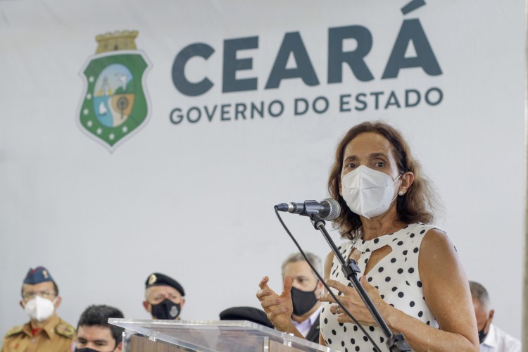 FORTALEZA, CE, BRASIL, 14.03.2022: Aula inaugural do Curso de Formação e Treinamento Profissional dos aprovados no concurso público para escrivão e inspetor de Polícia Civil. O evento ocorreu no Ginásio da Academia Estadual de Segurança Pública do Ceará (Aesp) ocorreu a Estavam também presentes o governador do Ceará Camilo Santana, a vice-governadora Izolda Cela e o secretário da Segurança Pública e Defesa Social do Estado do Ceará, Sandro Caron.(Foto:Thais Mesquita/OPOVO)