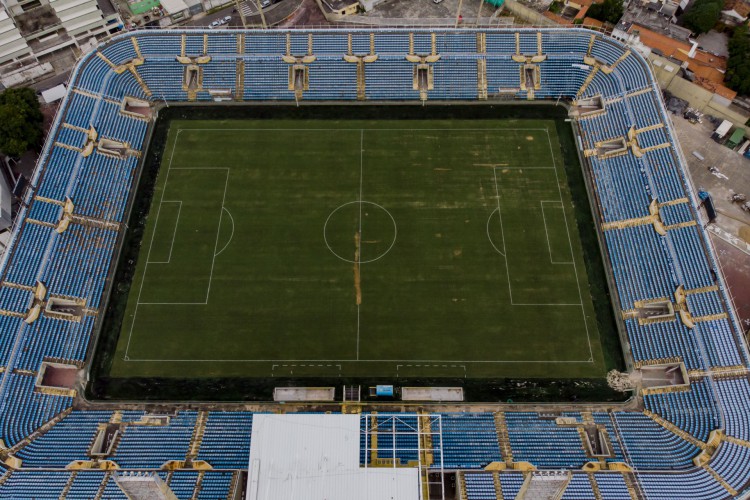 FORTALEZA, CE, BRASIL, 14-03.2022: Estadio Presidente Vargas, Campo que esta sendo reformado para que volte a ter partidas. em epoca de COVID-19. (Foto:Aurelio Alves/ Jornal O POVO)