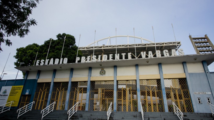 FORTALEZA, CE, BRASIL, 14-03.2022: Estadio Presidente Vargas, Campo que esta sendo reformado para que volte a ter partidas. em epoca de COVID-19. (Foto:Aurelio Alves/ Jornal O POVO)