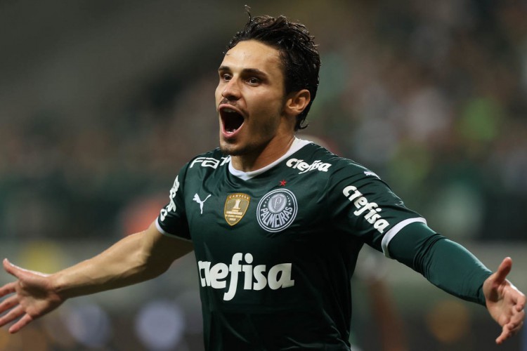 Raphael Veiga foi o autor do gol de empate do Palmeiras contra o Bahia