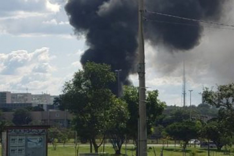 Imagens do incêndio no anexo do Palácio do Planalto foram compartilhadas nas redes sociais