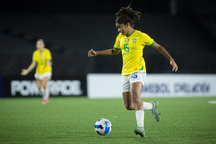 Rebeca Costa, do Fortaleza, participou de cinco jogos da seleção no Sul-Americano Sub-17. 