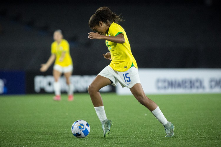 Rebeca Costa, do Fortaleza, participou de cinco jogos da seleção no Sul-Americano Sub-17. 