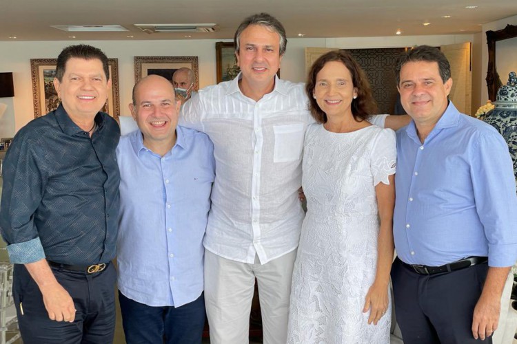 Em março, Camilo tirou foto com os pré-candidatos do PDT ao governo