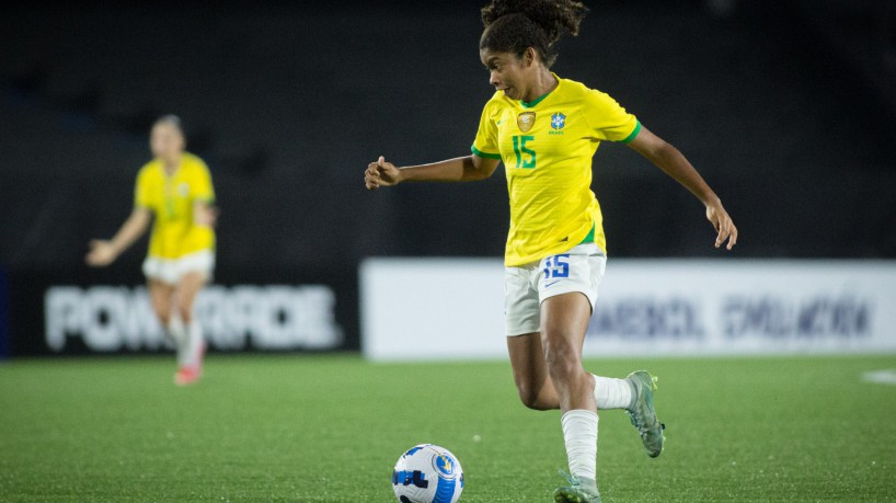 Rebeca Costa, do Fortaleza, participou de cinco jogos da seleção no Sul-Americano Sub-17. 