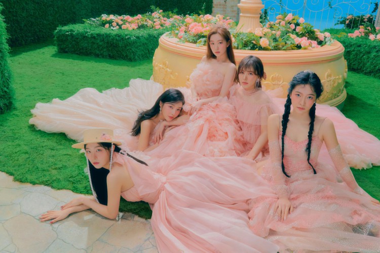 O grupo Red Velvet fez seu comeback nesta segunda-feira, 21 de março