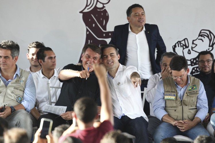 Presidente Jair Bolsonaro (PL) e deputado Capitão Wagner (União Brasil) durante evento em Quixadá