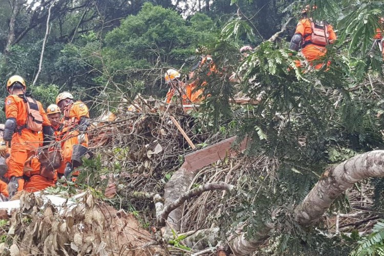 retomada de buscas em Petrópolis