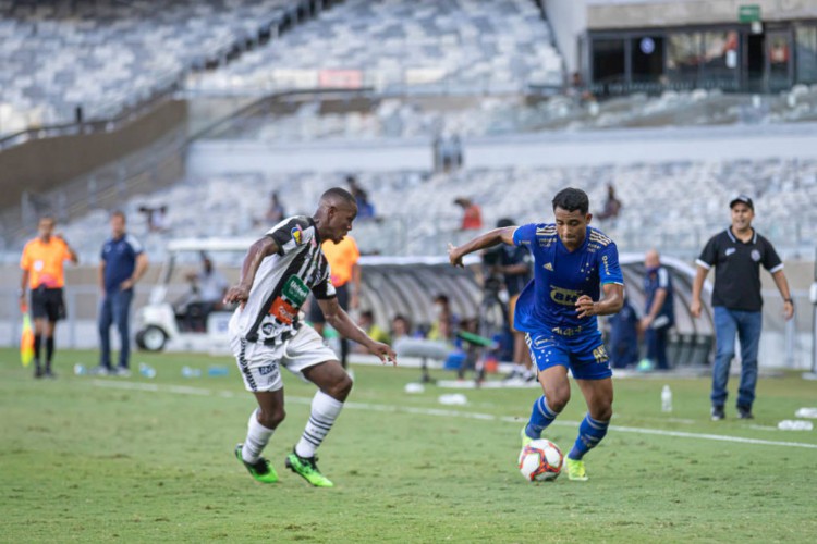 Cruzeiro e Londrina se enfrentam pelo Brasileirão Série B 2022 hoje, 26; onde assistir ao vivo e horário do jogo. 