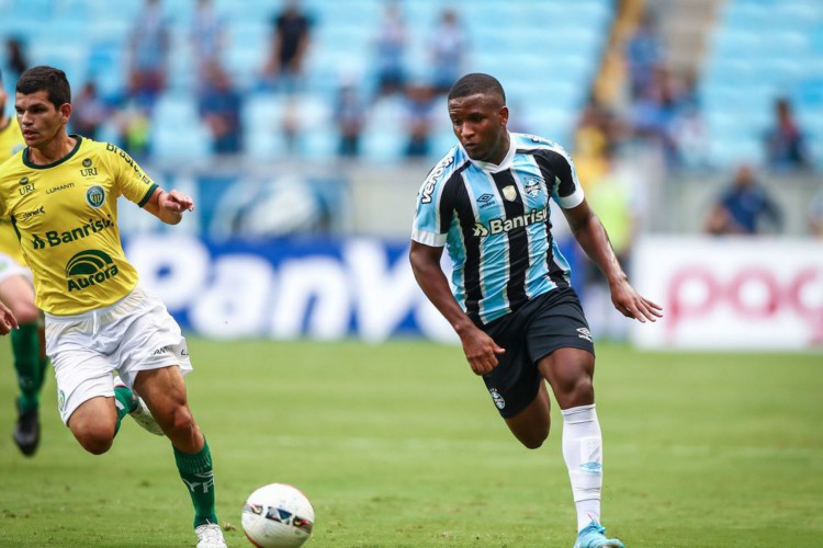 Grêmio e Chapecoense se enfrentam pelo Brasileirão Série B 2022 hoje, 15; onde assistir ao vivo e horário do jogo.  