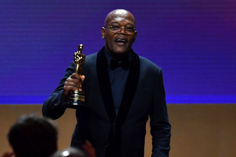 O ator americano Samuel L Jackson fala no palco durante o 12º Prêmio Anual de Governadores da Academia de Artes e Ciências Cinematográficas no Ray Dolby Ballroom em Hollywood & Highland Center em Hollywood, Califórnia, em 25 de março de 2022.
ANGELA WEISS / AFP