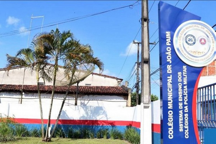 Fachada do colégio do qual a adolescente teria sido expulsa