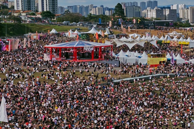 Fãs se reuniram no Autódromo de Interlagos para o último dia do Lollapalooza 2022, nesse domingo, 27