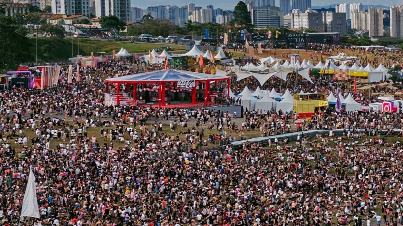 Fãs se reuniram no Autódromo de Interlagos para o último dia do festival neste domingo(foto: Reprodução/Twitter)