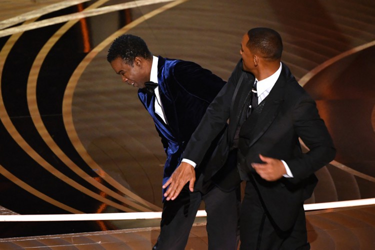 WILL Smith deu um tapa em Chris Rock