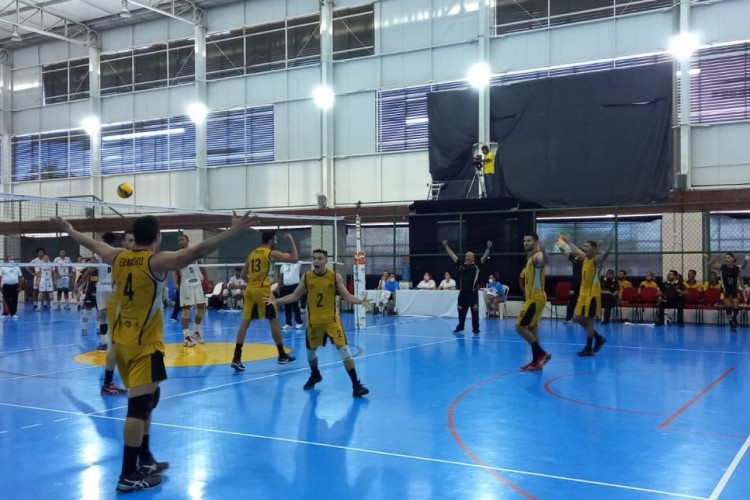 Rede Cuca vence Araguari por 3 sets a 1 no primeiro  jogo da semifinal da Superliga B de vôlei