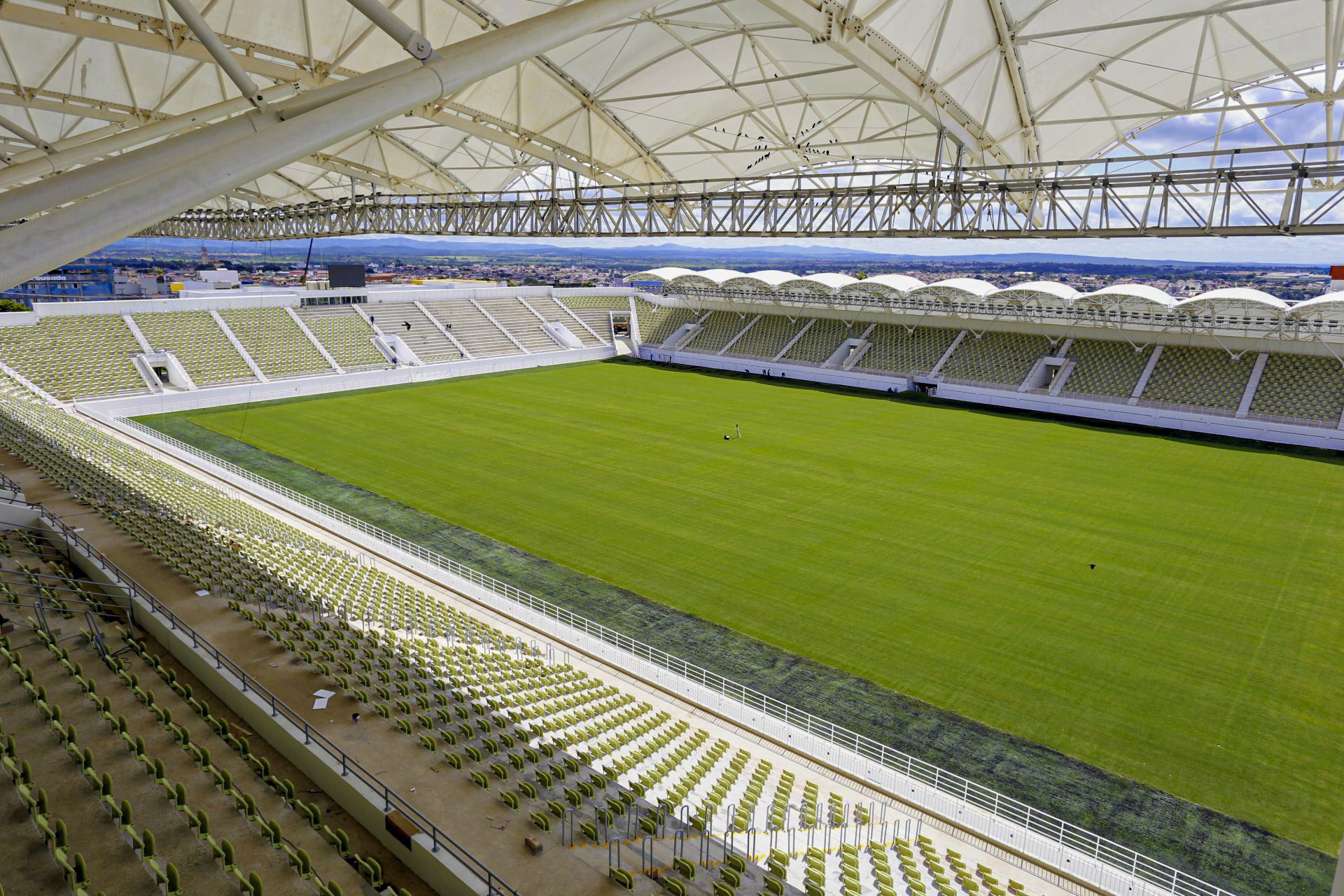 Arena Romeirão foi inaugurada em março e receberá jogo oficial neste sábado (Foto: Tatiana Fortes / Gov do Ceará)