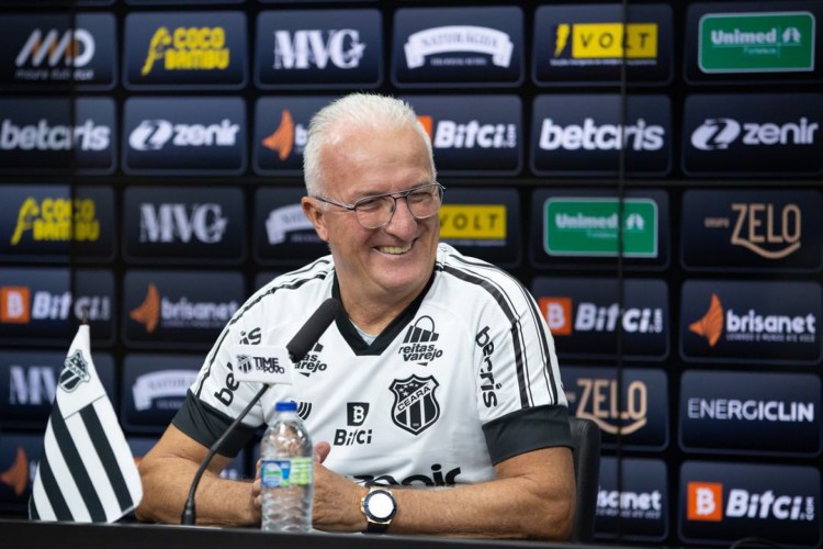 Dorival Junior em coletiva de apresentação no Ceará 