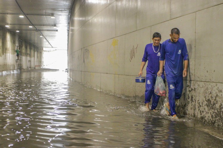 Fortaleza, Ce, BR 29.03.22 Chuvas - Alagamento no Túnel Beni Veras no Bairro Papicu (Fco Fontenele/O POVO)