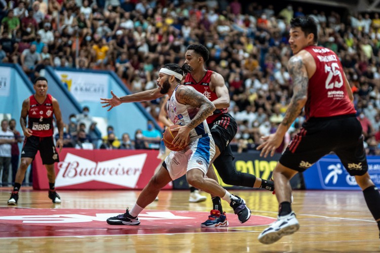 Fortaleza BC e Flamengo se enfrentaram no ginásio Carlos Jereissati, em Aracati, em jogo válido pela temporada 2021/2022 do NBB