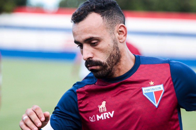 Atacante Moisés em treino do Fortaleza no Centro de Excelência Alcides Santos, no Pici