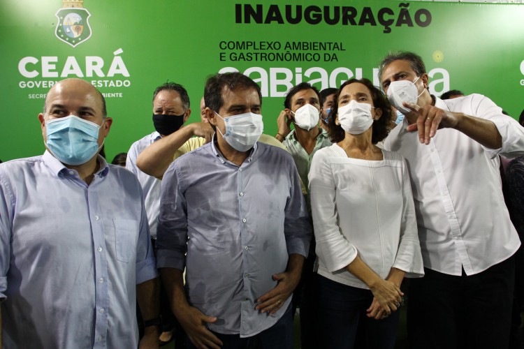 FORTALEZA,CE, BRASIL, 29.03.2022: O governador Camilo Santana e demais autoridades participam de  Inauguração do pólo gastronômico da Sabiaguaba.    (Fotos: Fabio Lima/O POVO).