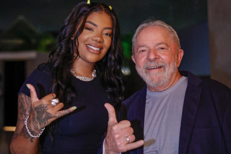 No Rio, Ludmilla aparece ao lado de Lula em evento : 