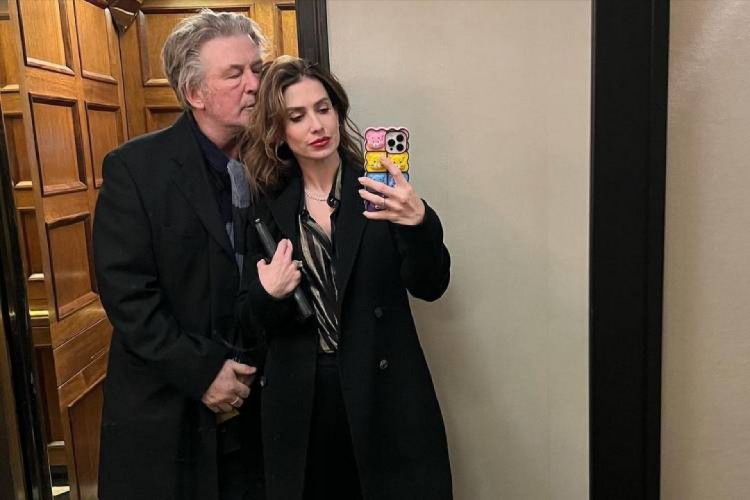 Ator e diretor Alec Baldwin anuncia que será pai pela oitava vez