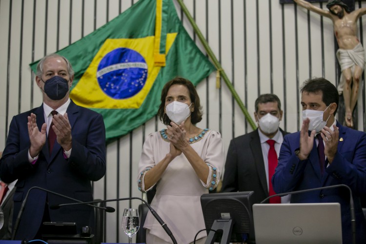 Ciro Gomes, Izolda Cela e Evandro Leitão. Posse de Izolda Cela como governadora do Ceará na Assembleia Legislativa