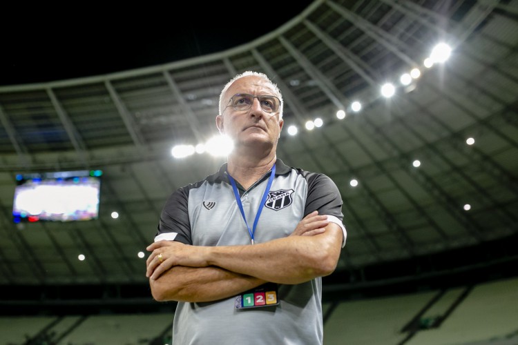 Dorival Júnior se manifestou sobre sua saída do Ceará nas redes sociais 