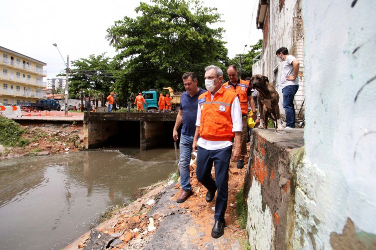 Prefeitura planeja obras de requalificação ao longo do Riacho Maceió