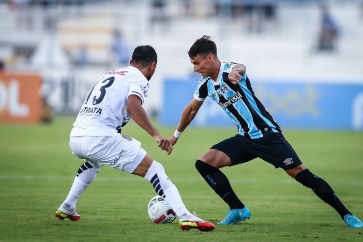 Guarani e Grêmio se enfrentam pelo Brasileirão Série B 2022 hoje, 5; onde assistir ao vivo aos jogos do dia e horário.  